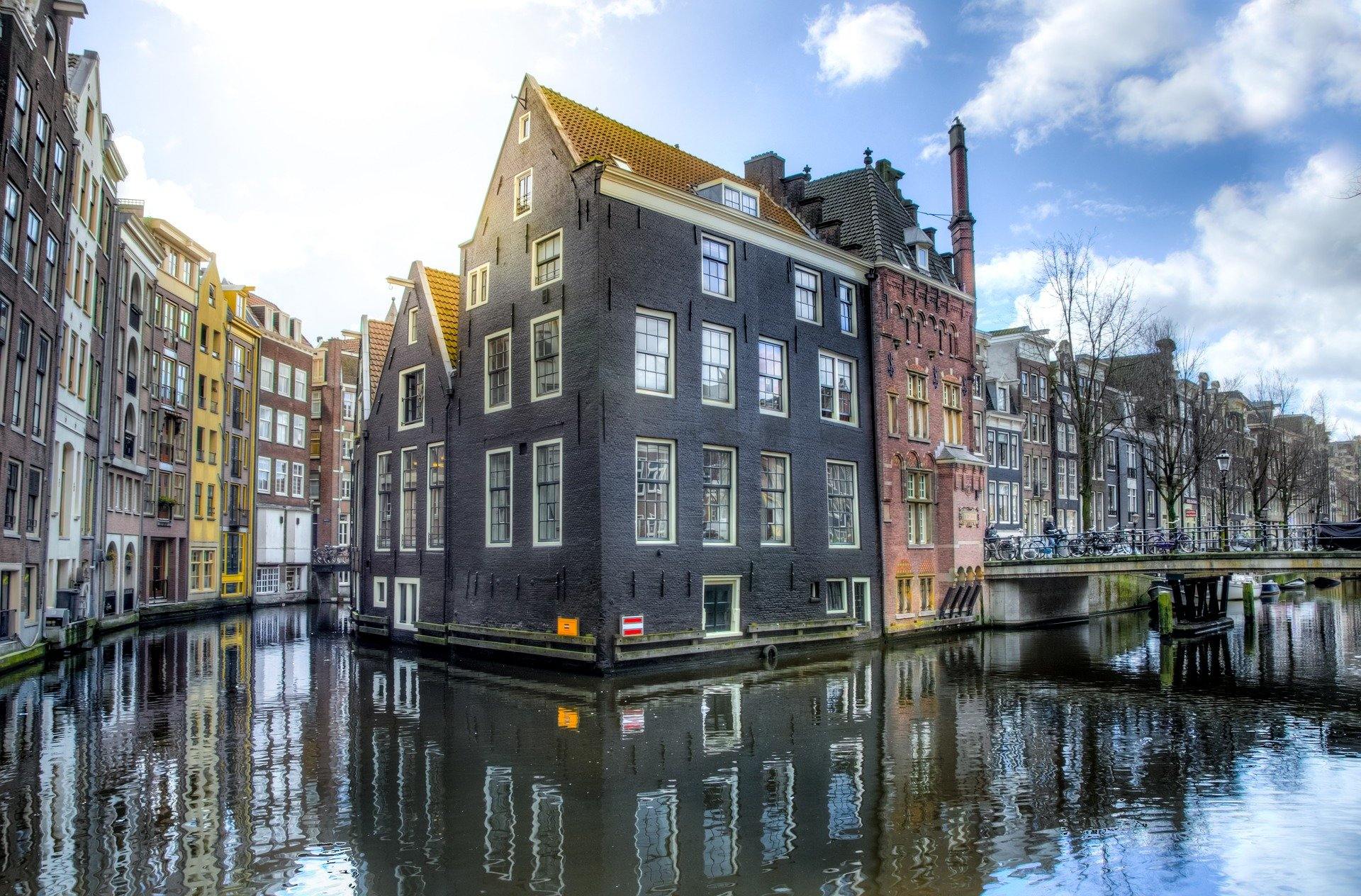 Ámsterdam, la propuesta turística que incluye casarse con un holandés - Zucca 
